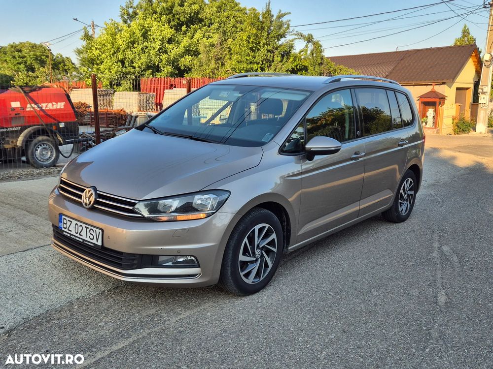 Volkswagen Touran - 1