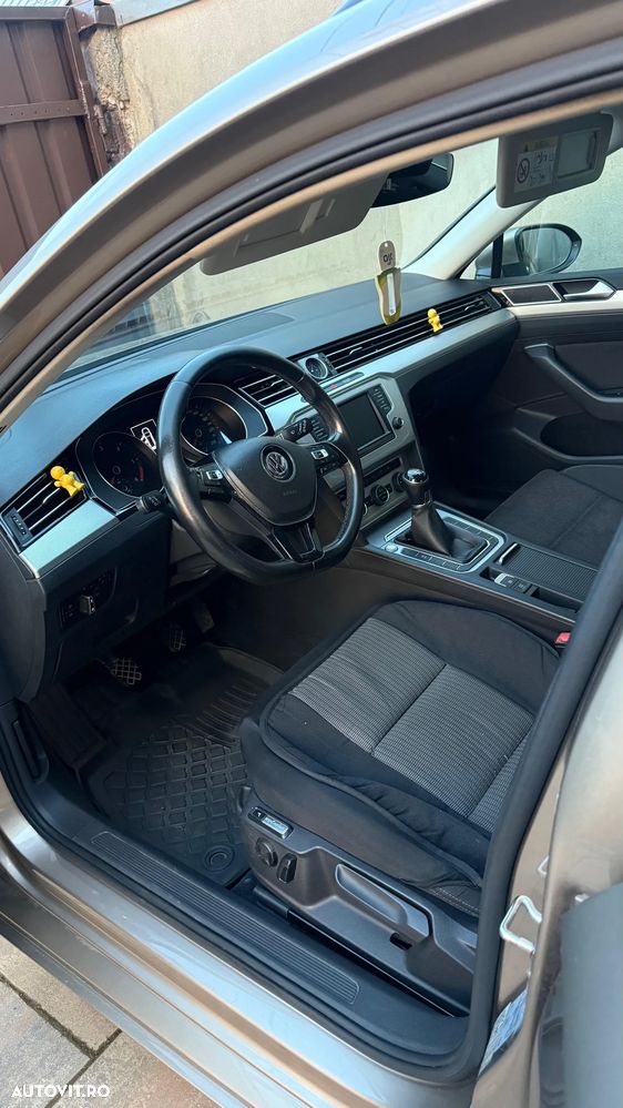 Volkswagen Passat - 11