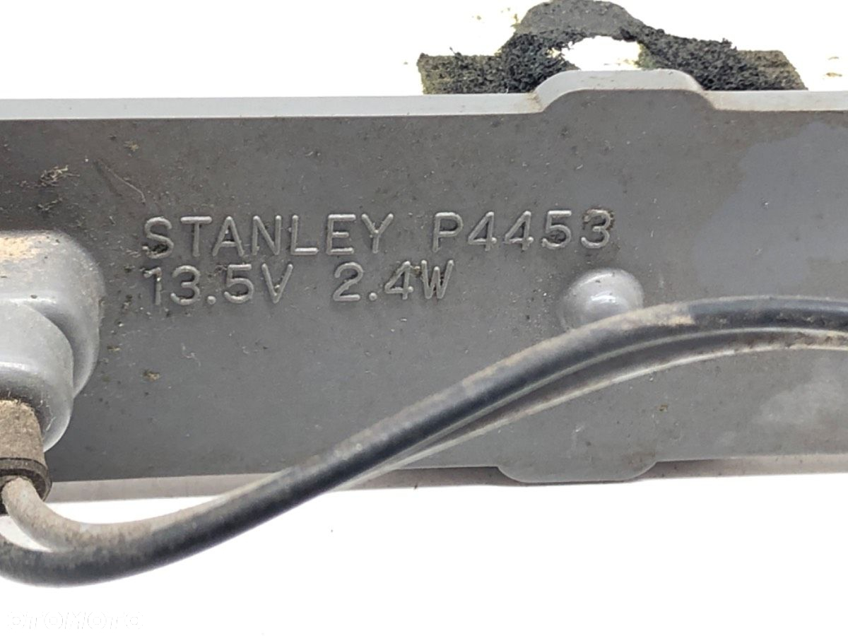 LAMPA ŚWIATŁO STOP - 130.00 PLN - MITSUBISHI OUTLANDER I (CU_W) 2001 - 2008 2.4 HDD Mivec (CU5W) - 4