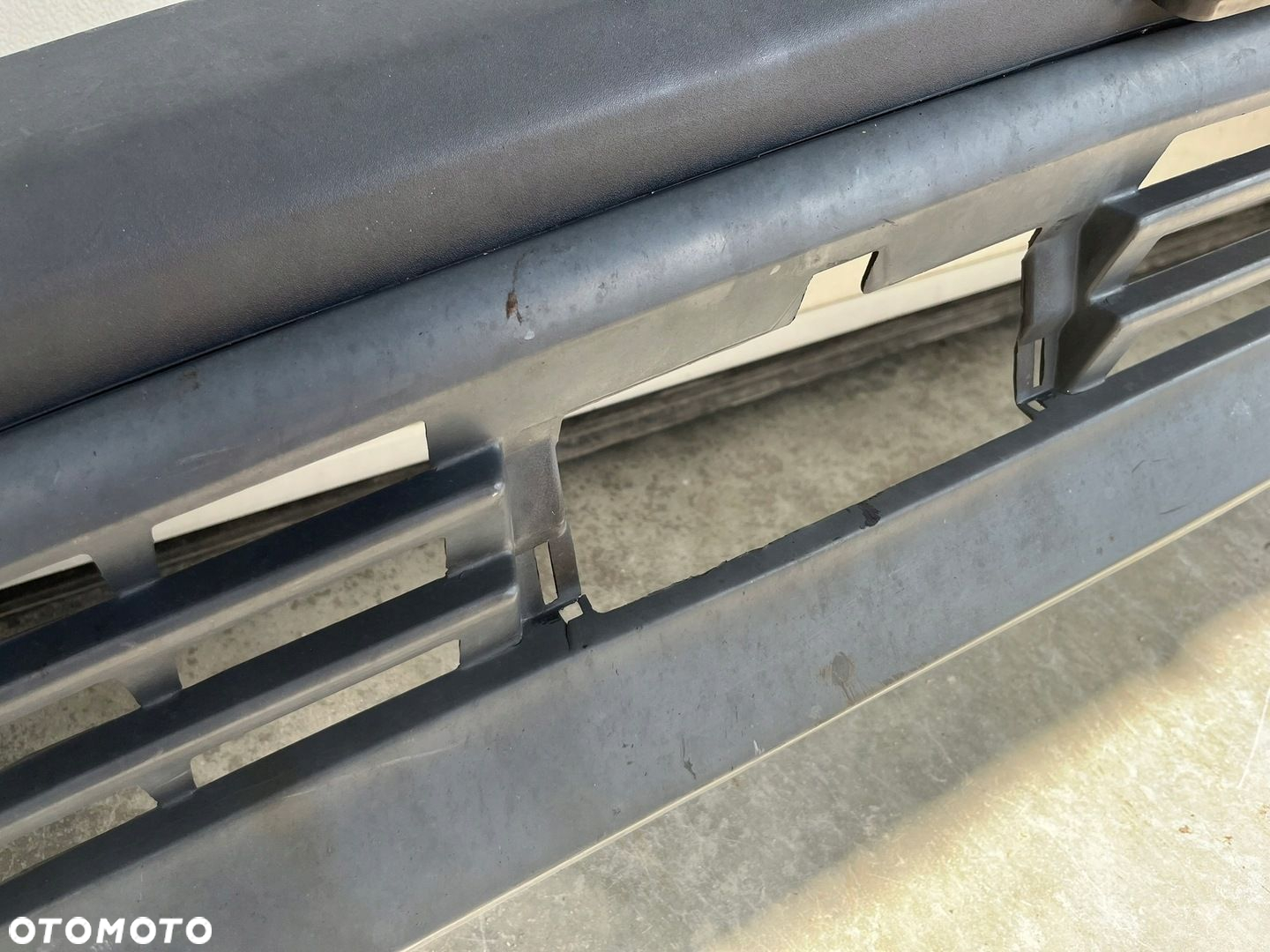 ZDERZAK PRZÓD PRZEDNI MERCEDES W124 WĄSKA LISTWA 1985-1989 - 5