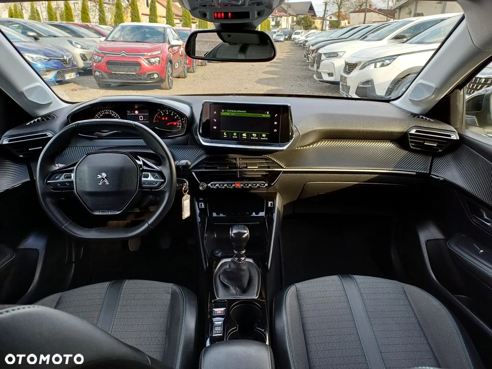 Peugeot 208 PureTech 100 Allure - 19