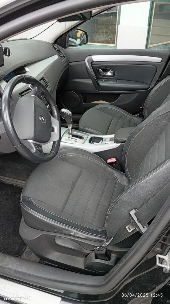 Renault Laguna Break 2.0 dCi FAP Aut Dynamique - 6