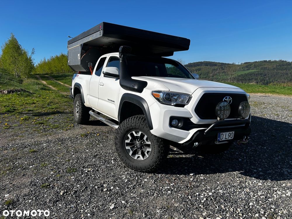 Toyota Tacoma - 2
