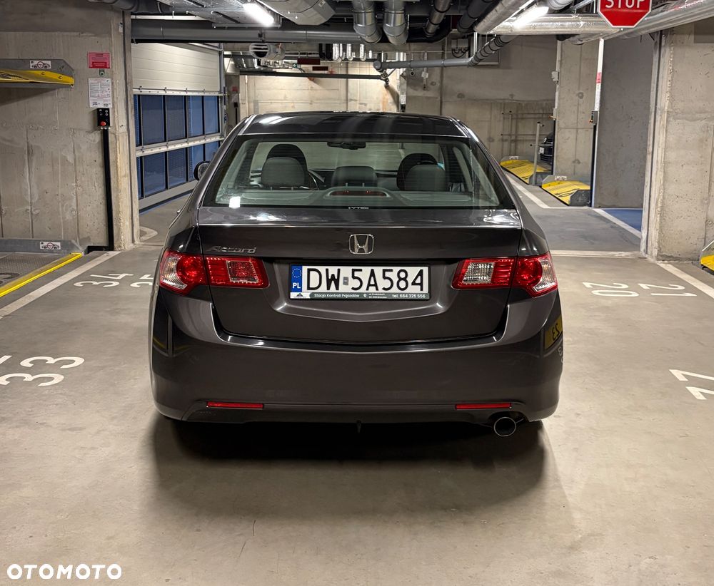 Honda Accord 2010 photo 2