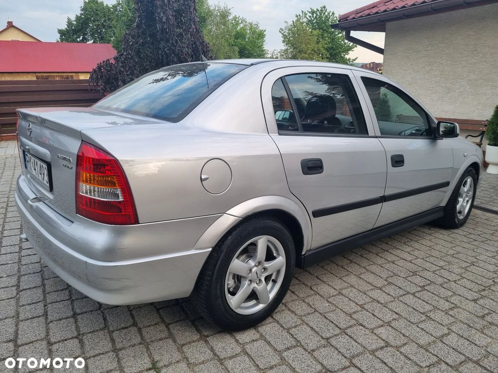 Opel Astra 2.0 DI Elegance - 10