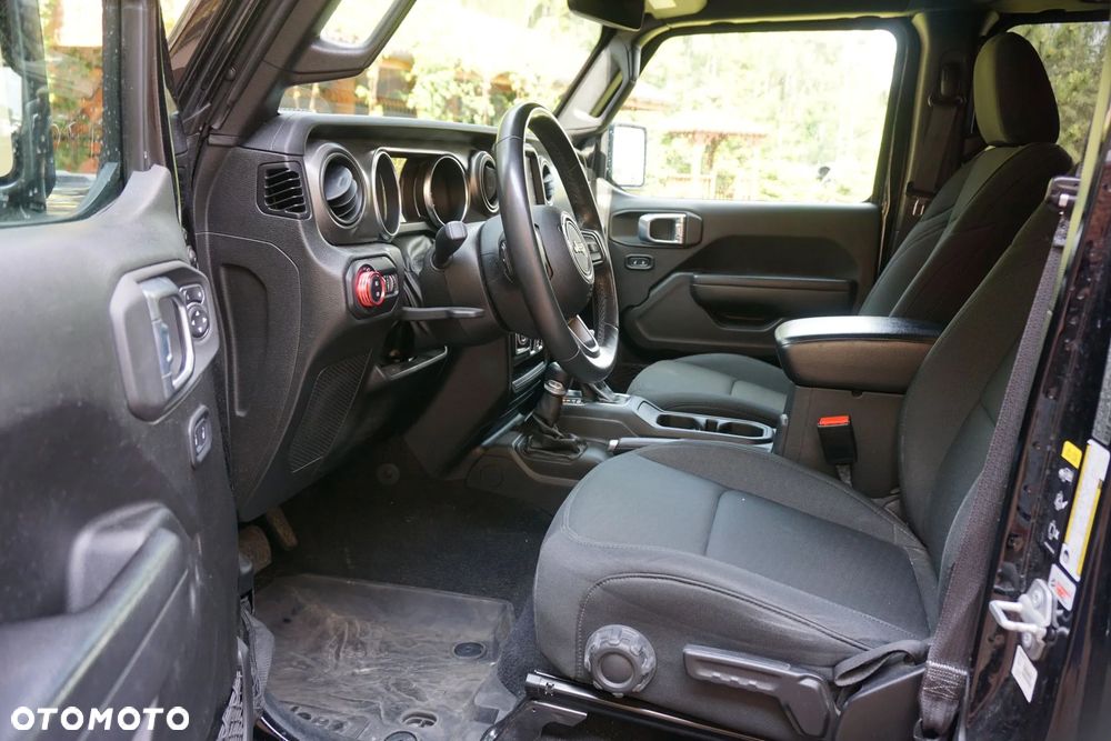 Jeep Wrangler - 13