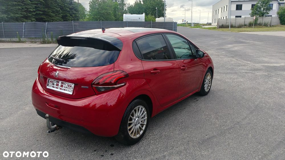 Peugeot 208 2016 photo 5