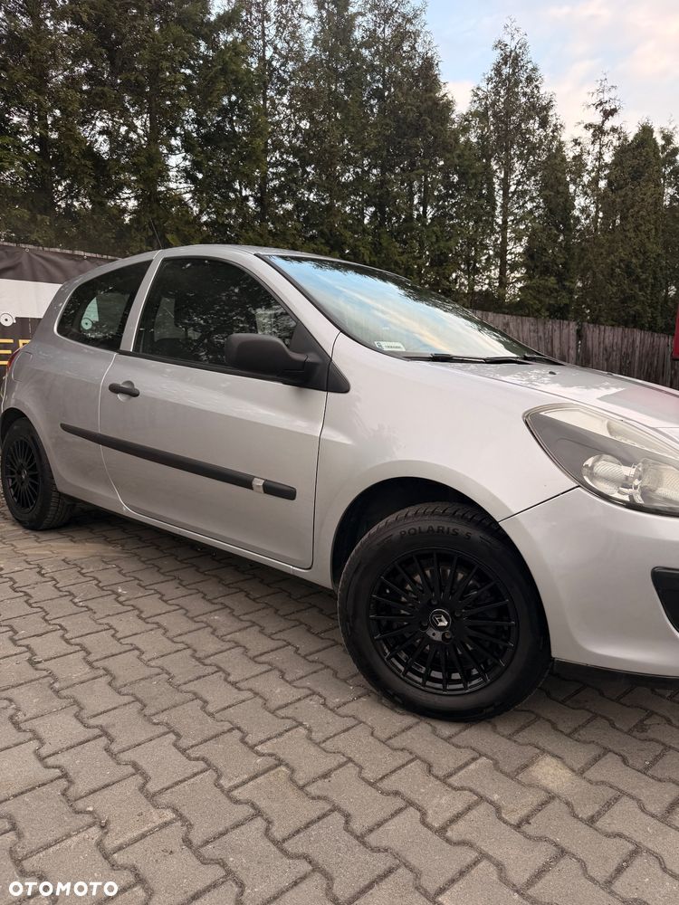 Renault Clio - 1