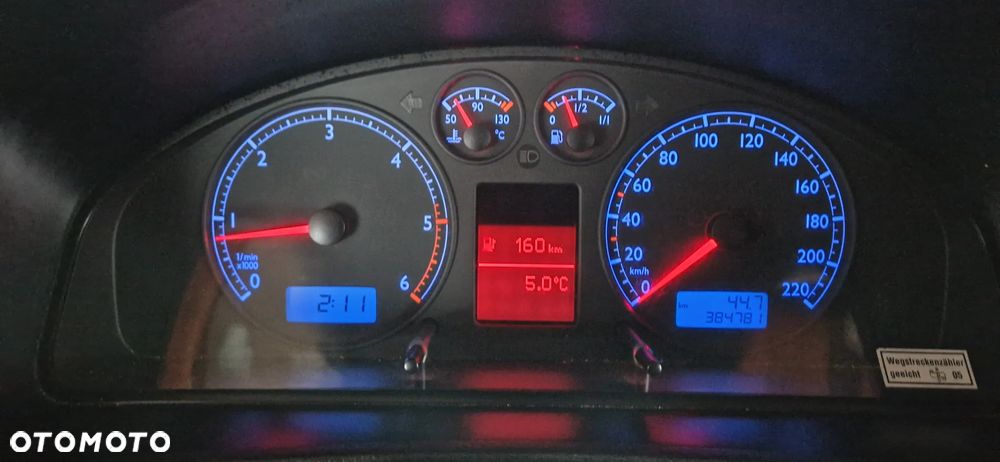 Volkswagen Multivan - 13
