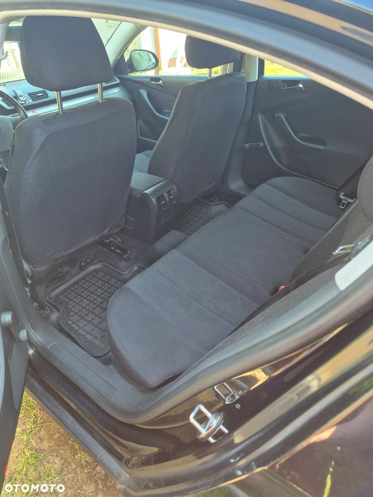 Volkswagen Passat 1.9 TDI Comfortline - 10