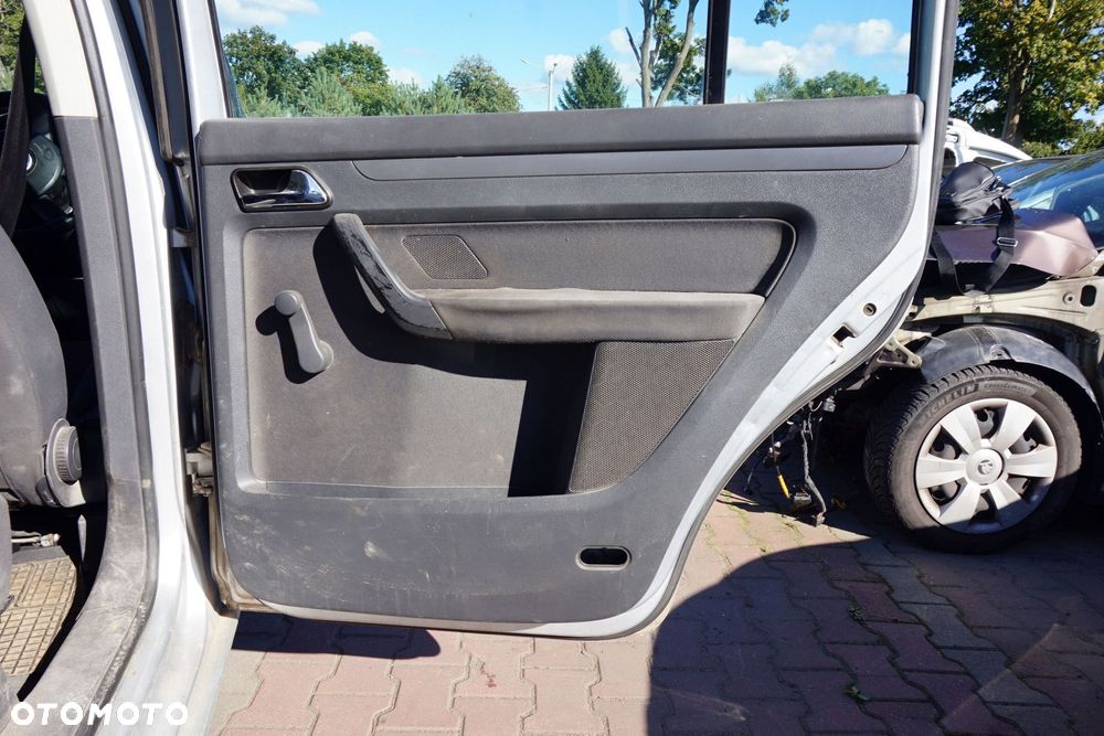 DRZWI TYLNE LEWE TOURAN I 1T LA7W  SREBRNY VOLKSWAGEN 2003-2006 - 6