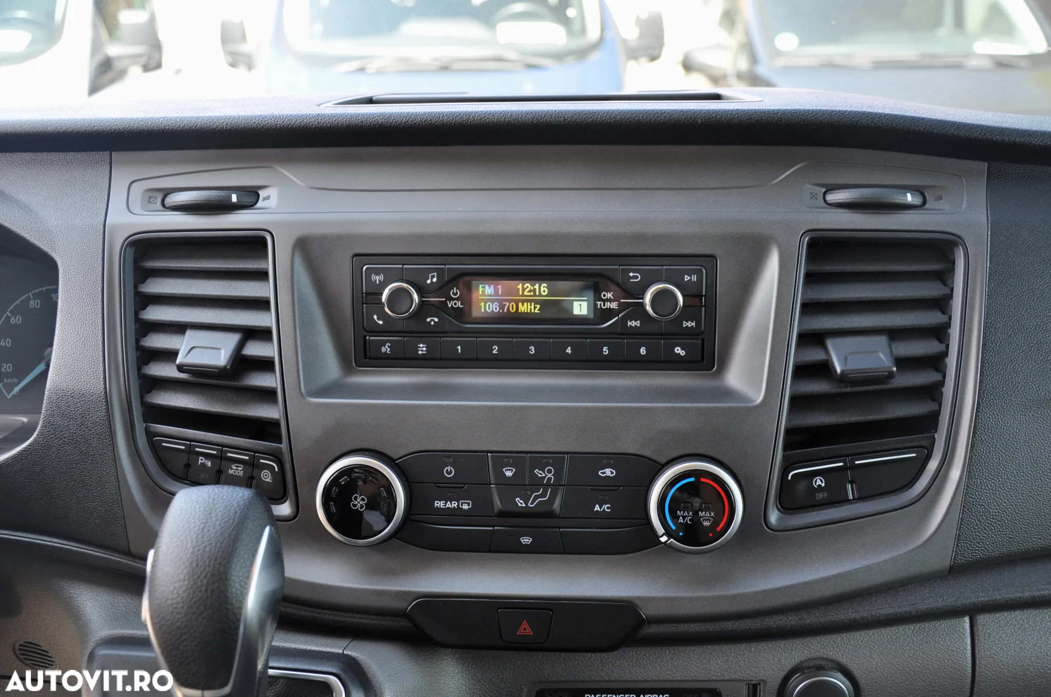 Ford Transit L2H3 9 Locuri Automat - 17