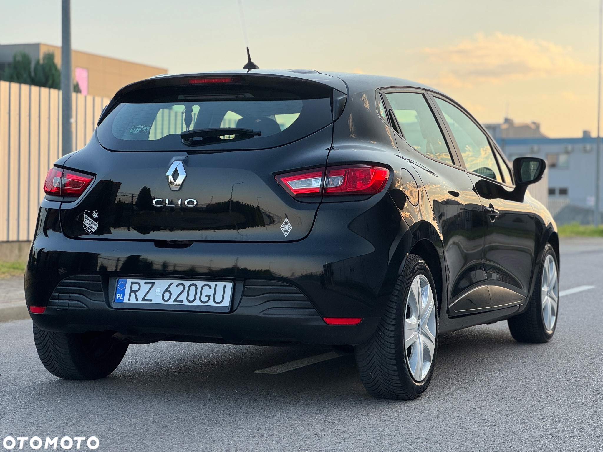 Renault Clio 1.2 16V 75 Life - 4