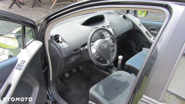 Toyota Yaris 1.3 Luna A/C - 8