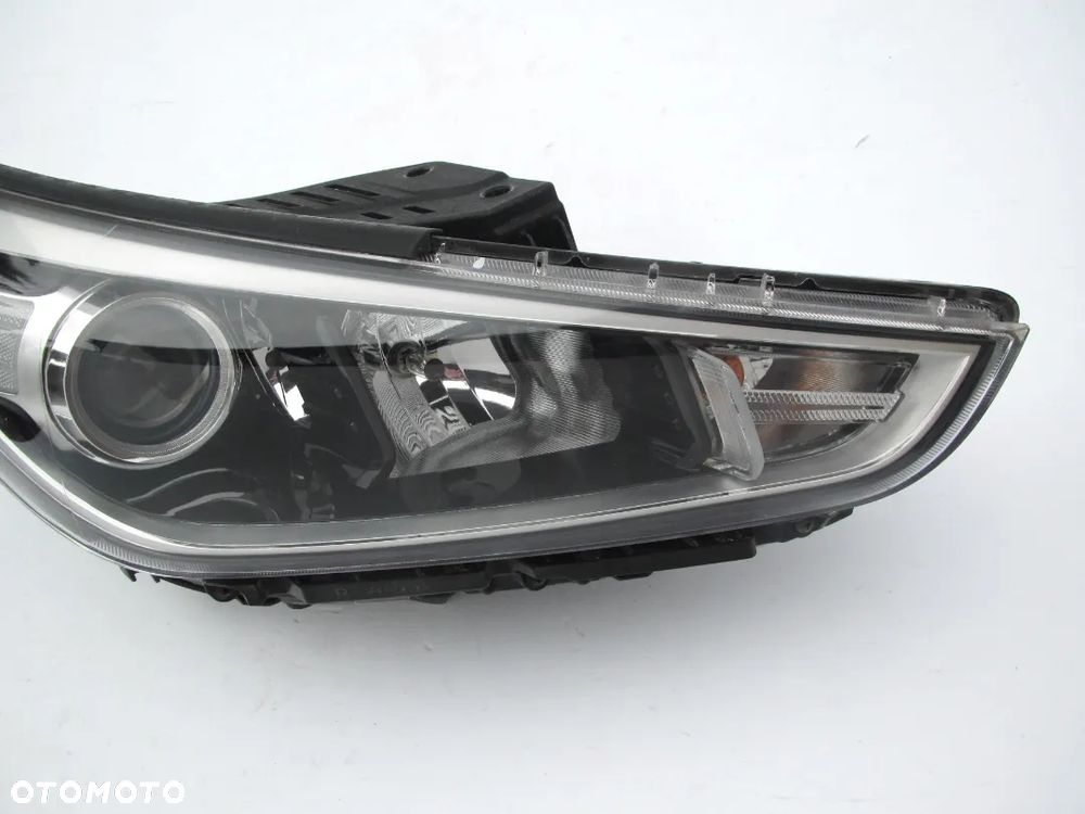 HYUNDAI i30 2017 2018 2019 Reflektor 10 PIN OE - 2