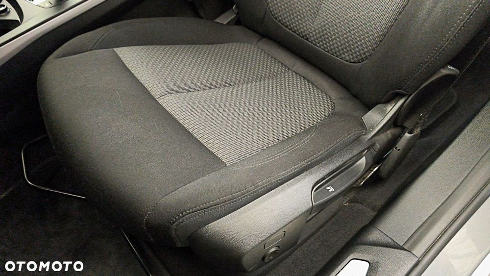BMW Seria 1 118i Advantage - 18