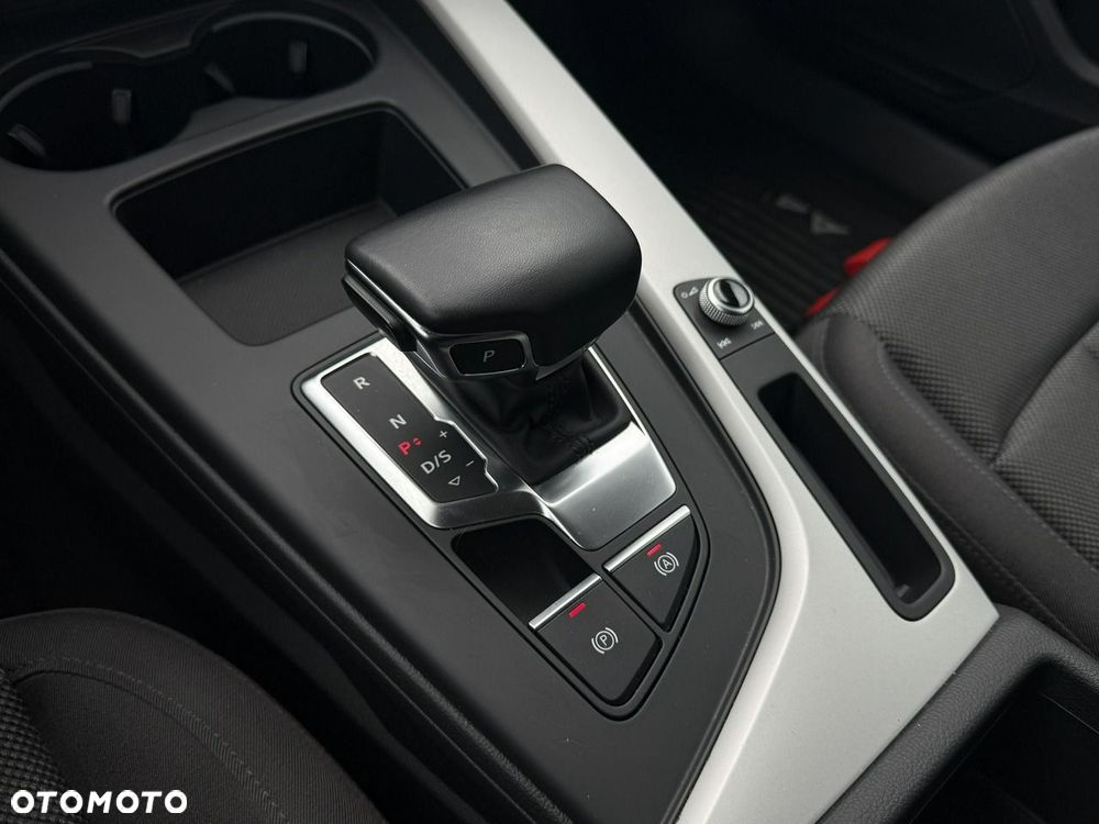 Audi A4 Avant 35 TDI mHEV Advanced S tronic - 19