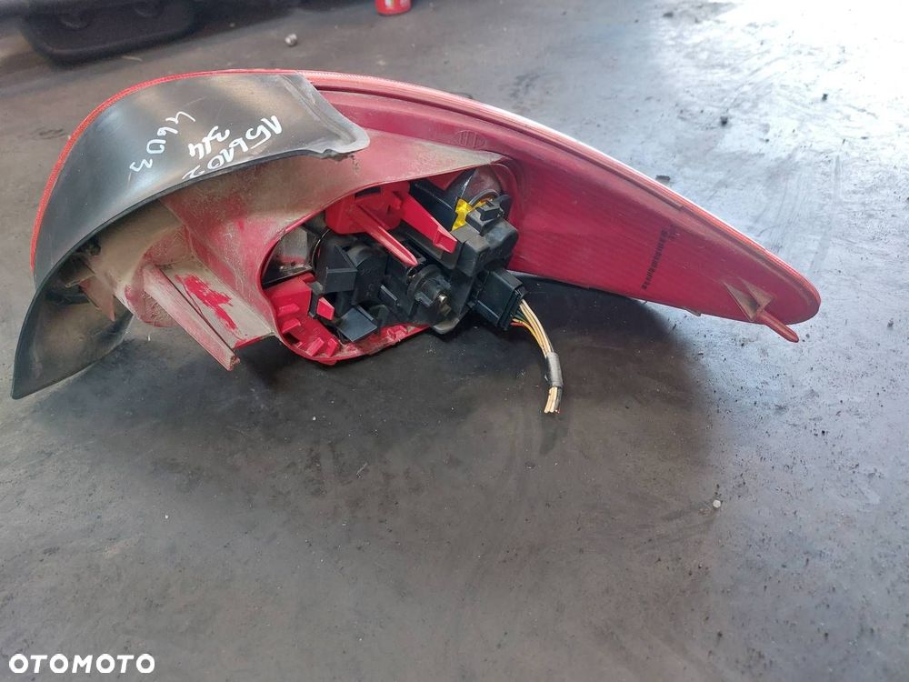 LAMPA LEWY TYŁ + PRAWY TYŁ PEUGEOT 206 I LIFT HB 5D - 30