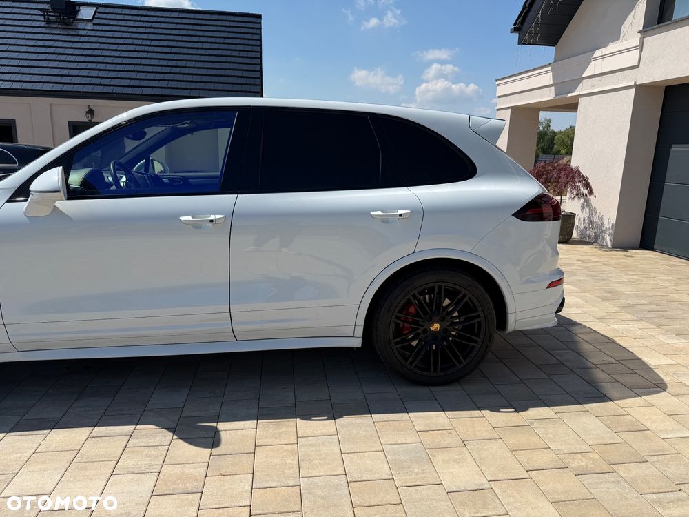 Porsche Cayenne GTS - 3
