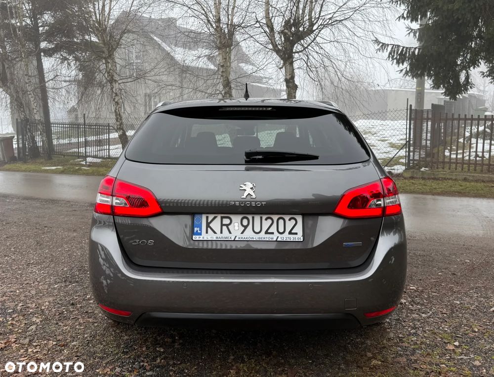 Peugeot 308 1.2 PureTech GPF Allure Pack S&S EAT8 - 9