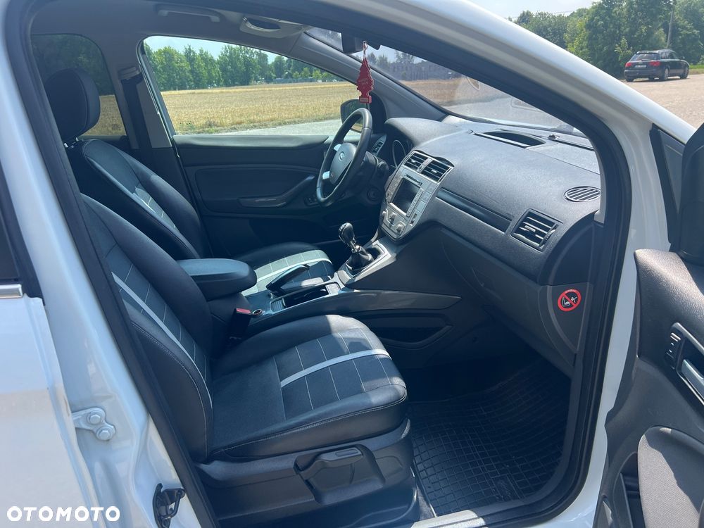 Ford Kuga 2.0 TDCi 2x4 Titanium - 25
