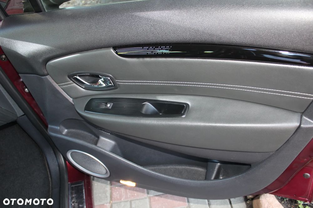 Renault Grand Scenic - 27