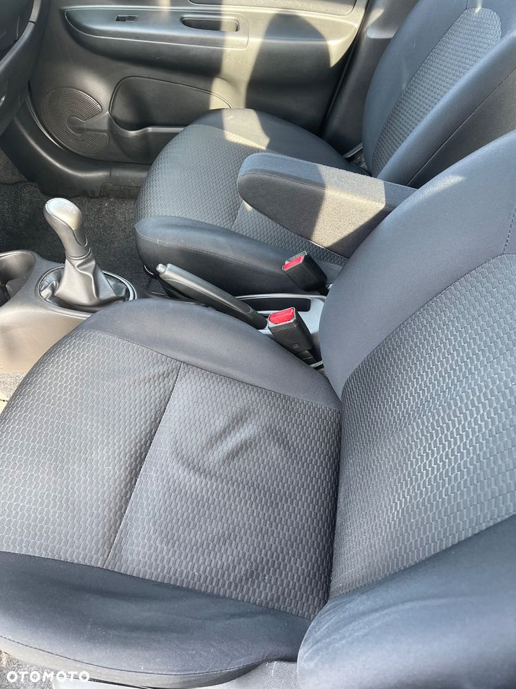 Nissan Micra 1.2 Bild der Frau - 10