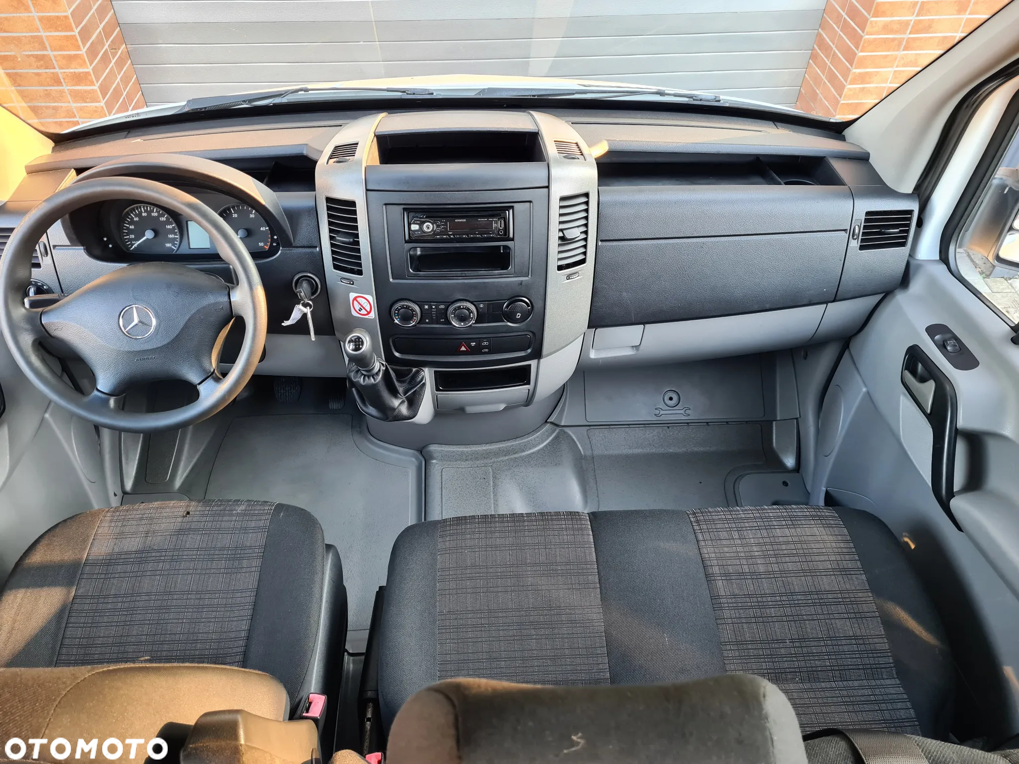 Mercedes-Benz Sprinter - 10