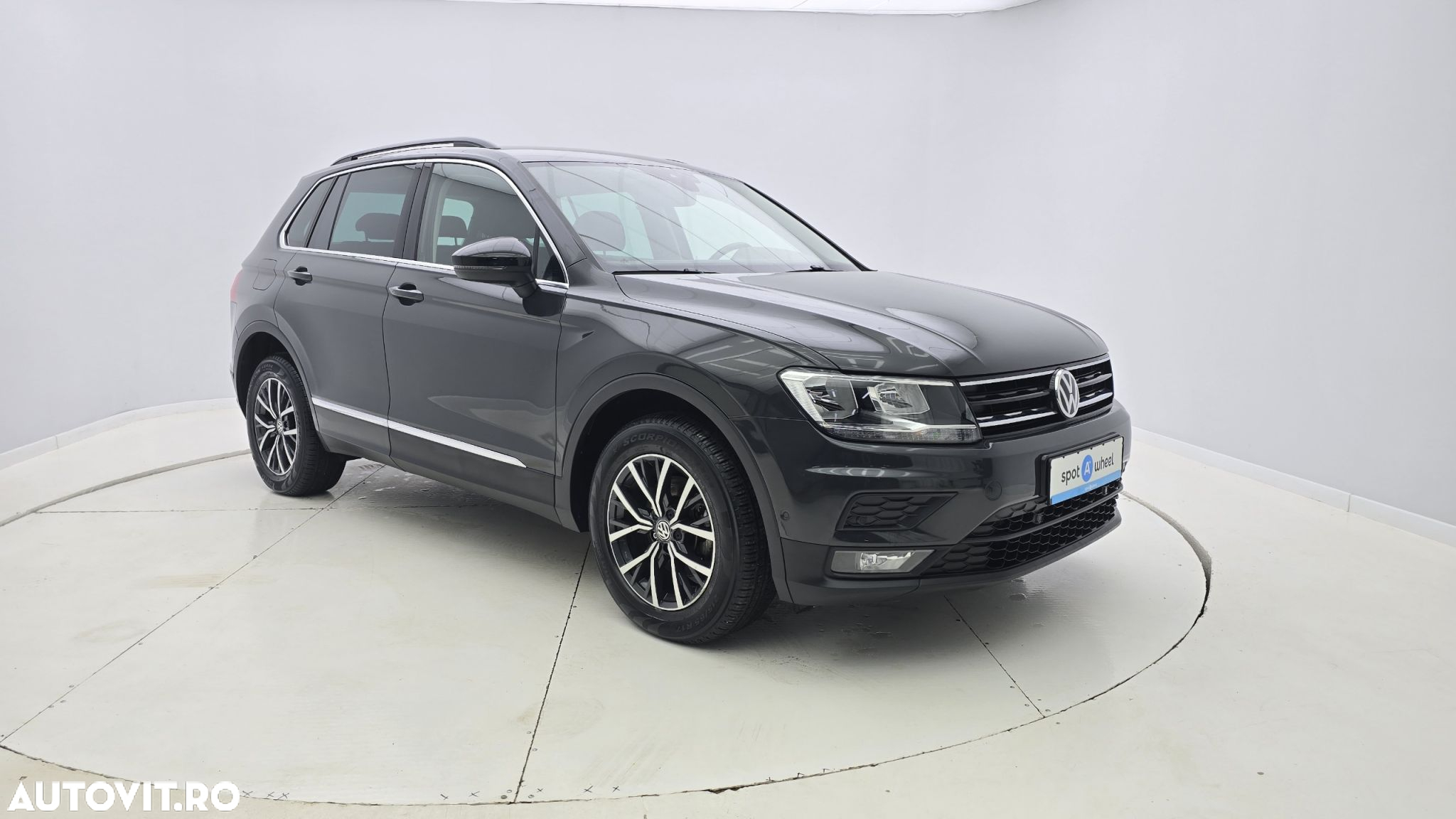 Volkswagen Tiguan 2.0 TDI 4Mot DSG Comfortline - 4