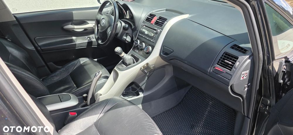 Toyota Auris 2.0 D-4D Prestige - 8
