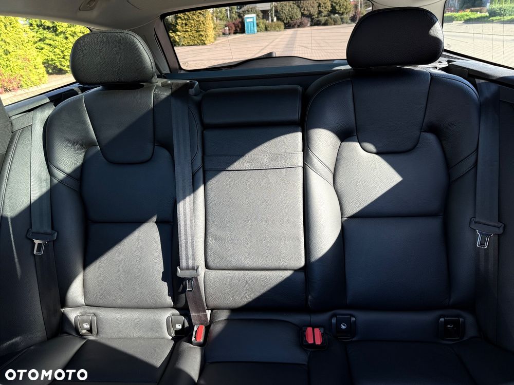 Volvo V90 D4 Momentum - 11
