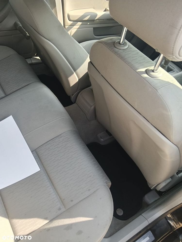 Audi A4 Limousine - 9