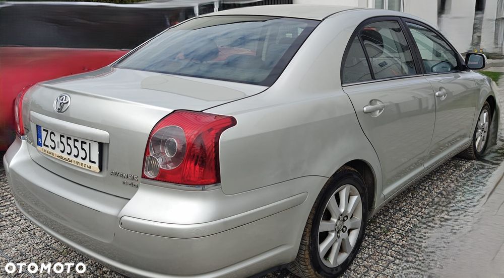 Toyota Avensis 2.0 D-4D Sol Premium - 3