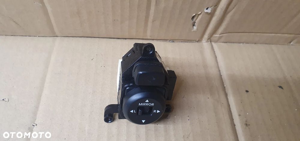 Przełącznik regulacji lusterek Hyundai I30 I - 2