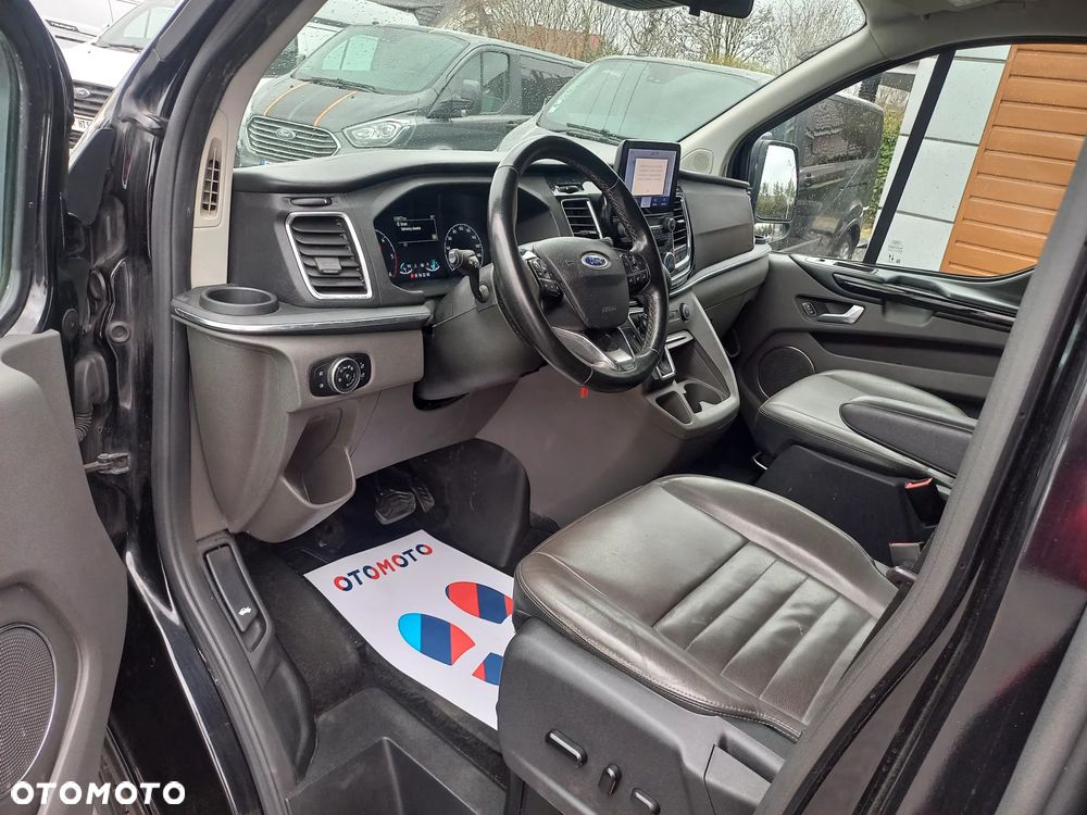 Ford Tourneo Custom - 13