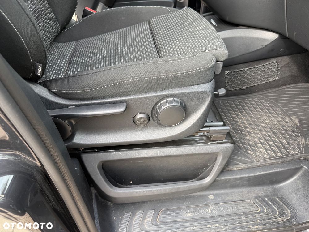Mercedes-Benz Klasa V - 8