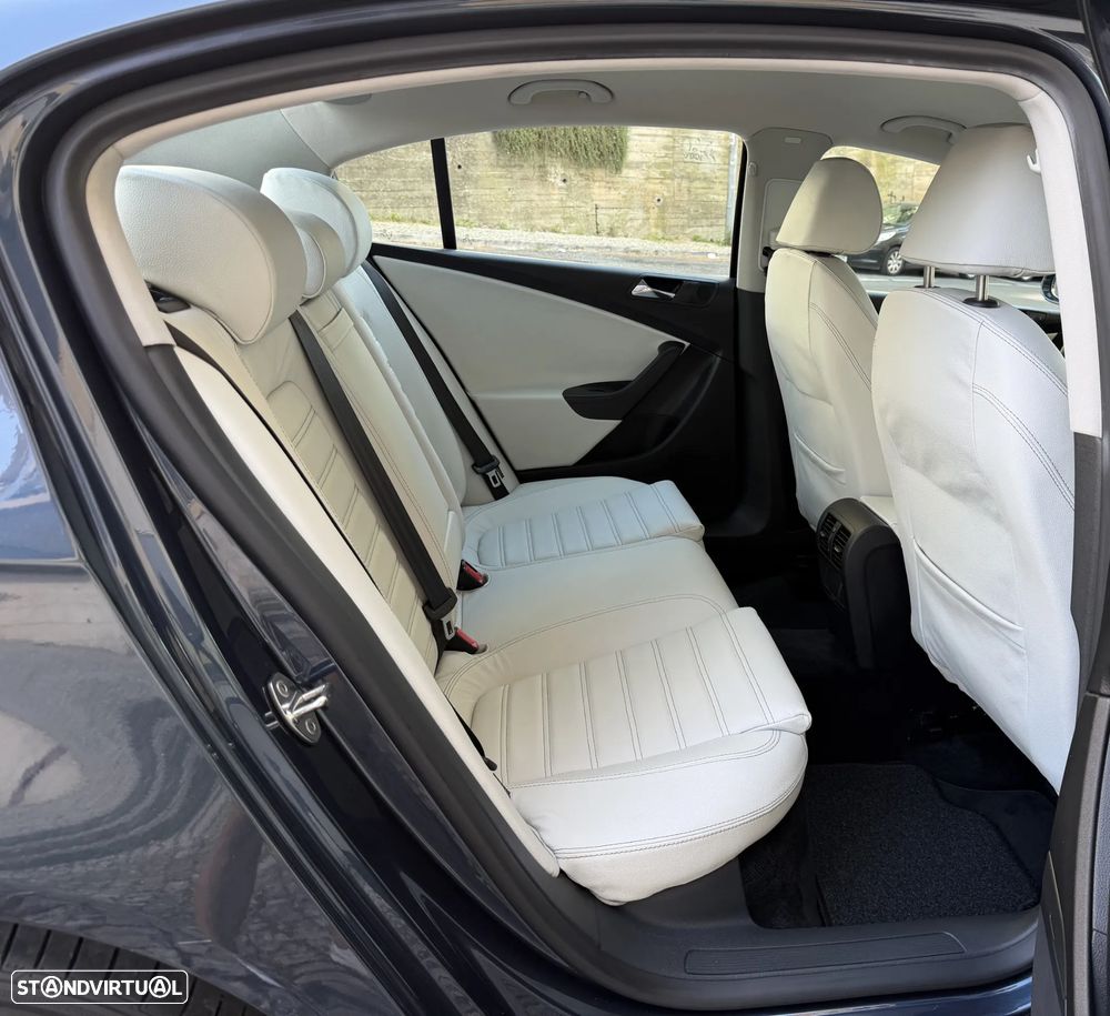VW Passat 2.0 TDI Edition Highline - 23