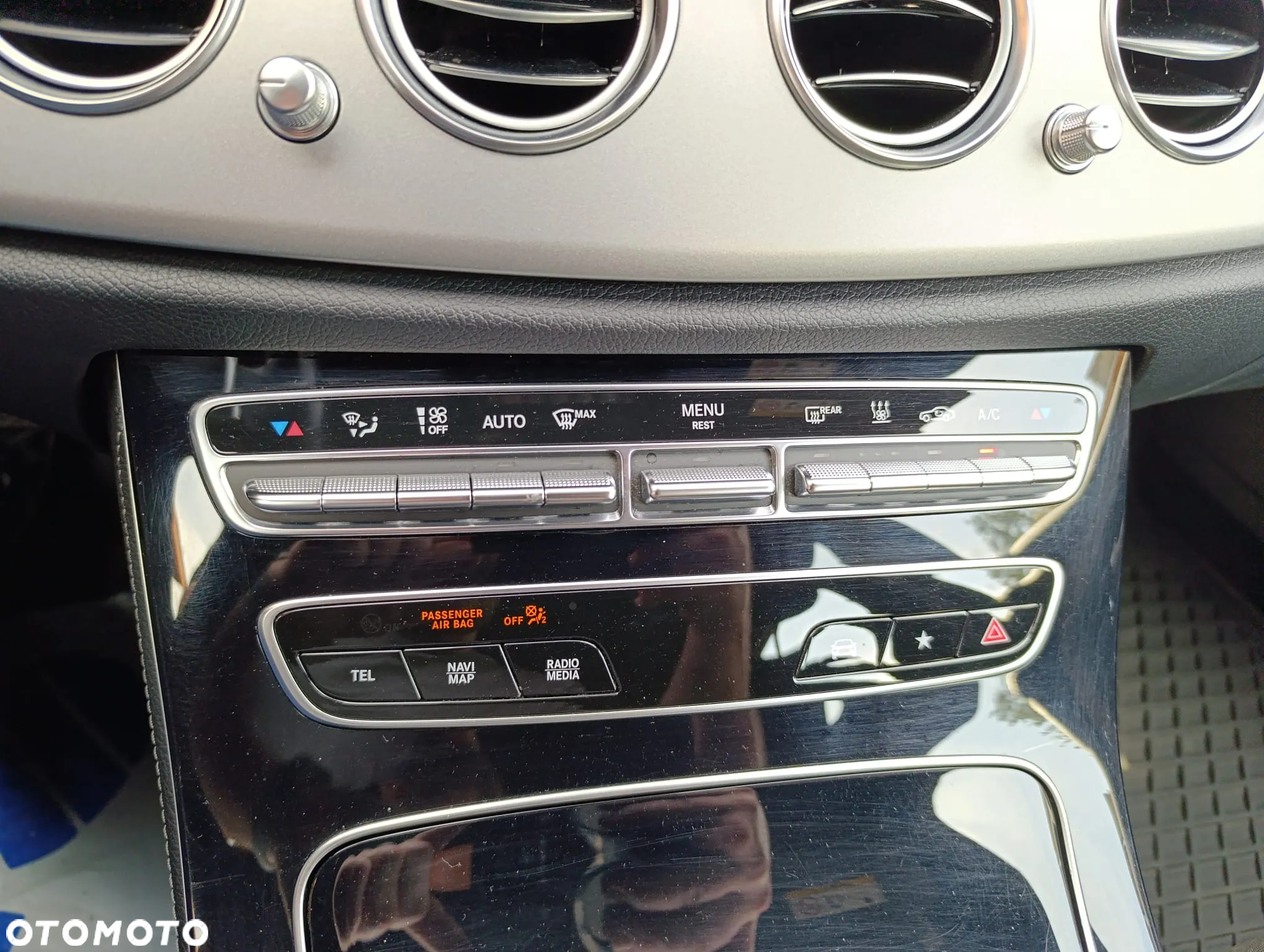 Mercedes-Benz Klasa E 220 d T 9G-TRONIC Avantgarde - 30