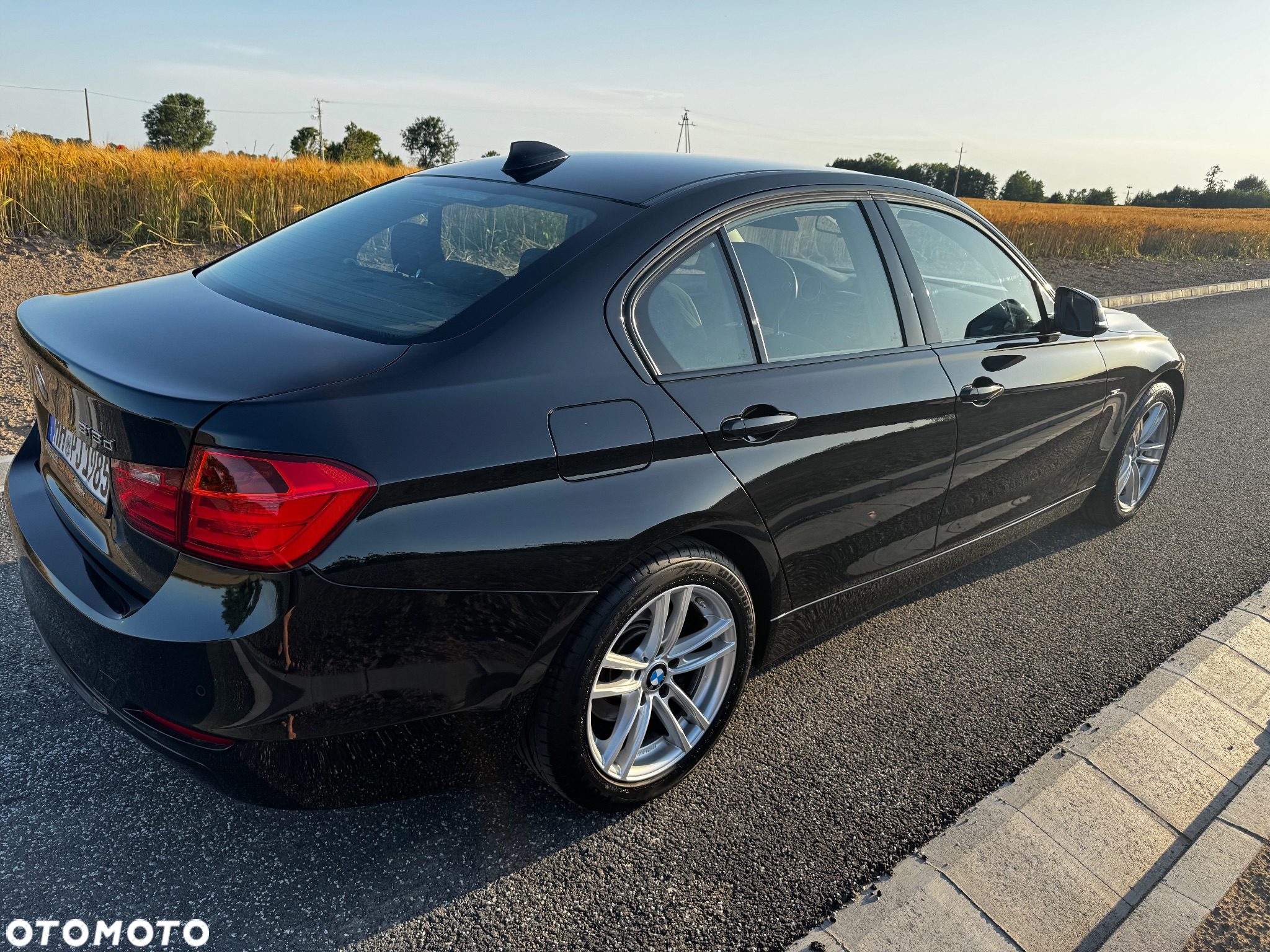BMW Seria 3 318d Sport Line - 3