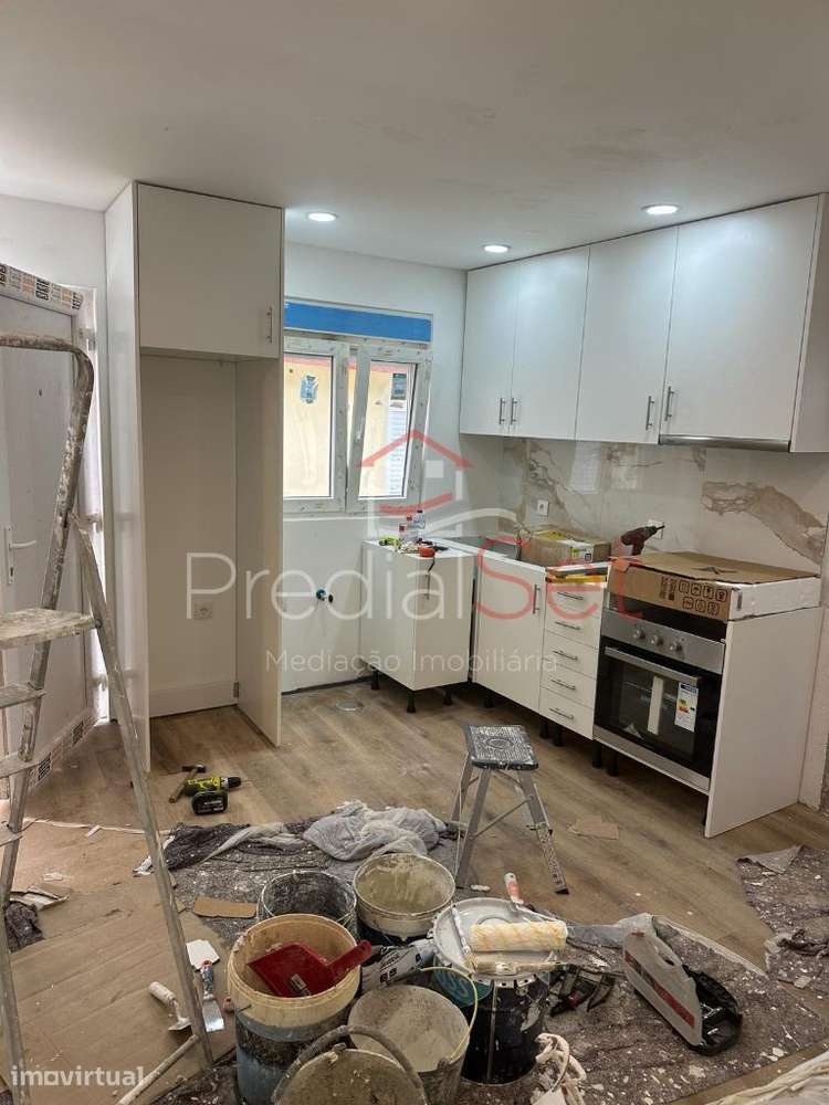 Moradia T1 para Arrendamento - Remodelada e Mobilada - Grande imagem: 4/10