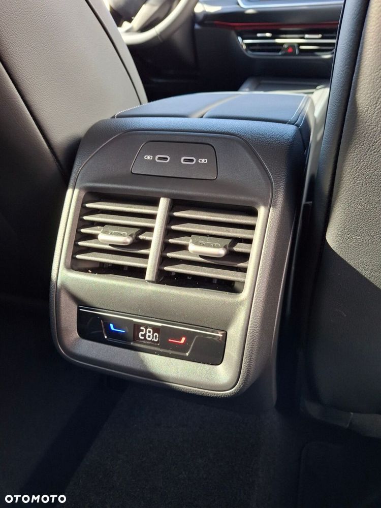 Volkswagen Passat - 37