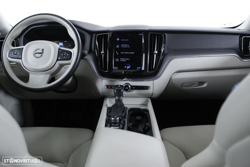 Volvo XC 60 2.0 D4 Momentum Geartronic - 17