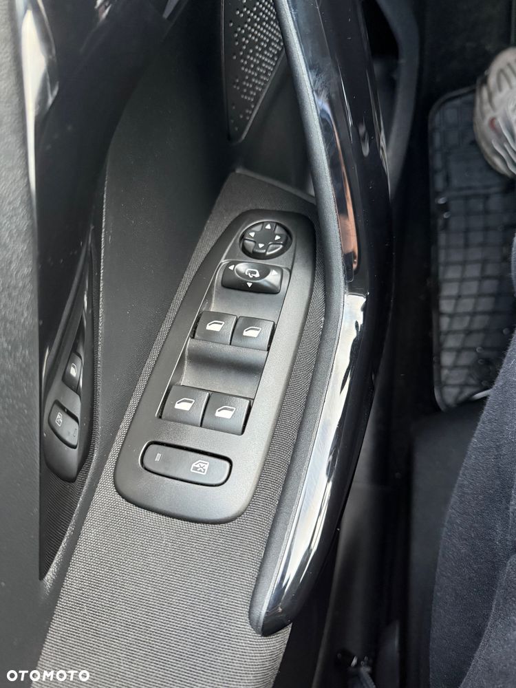 Peugeot 208 1.2 PureTech Allure - 9