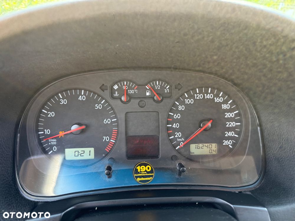 Volkswagen Golf 1.6 - 16