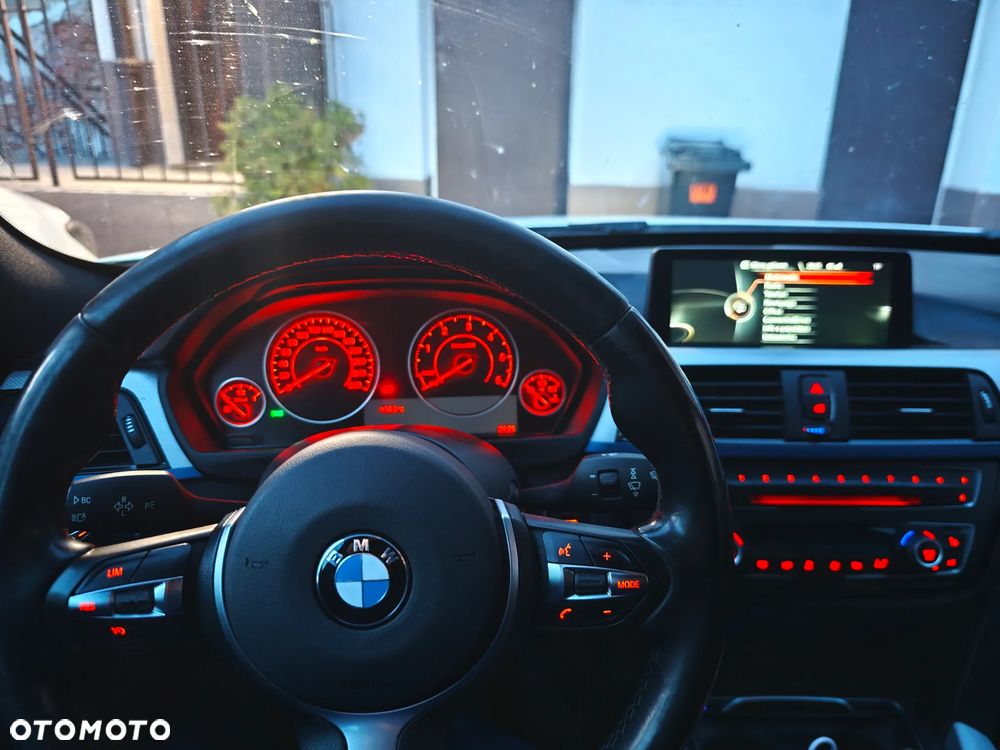 BMW 3GT 318d M Sport - 33