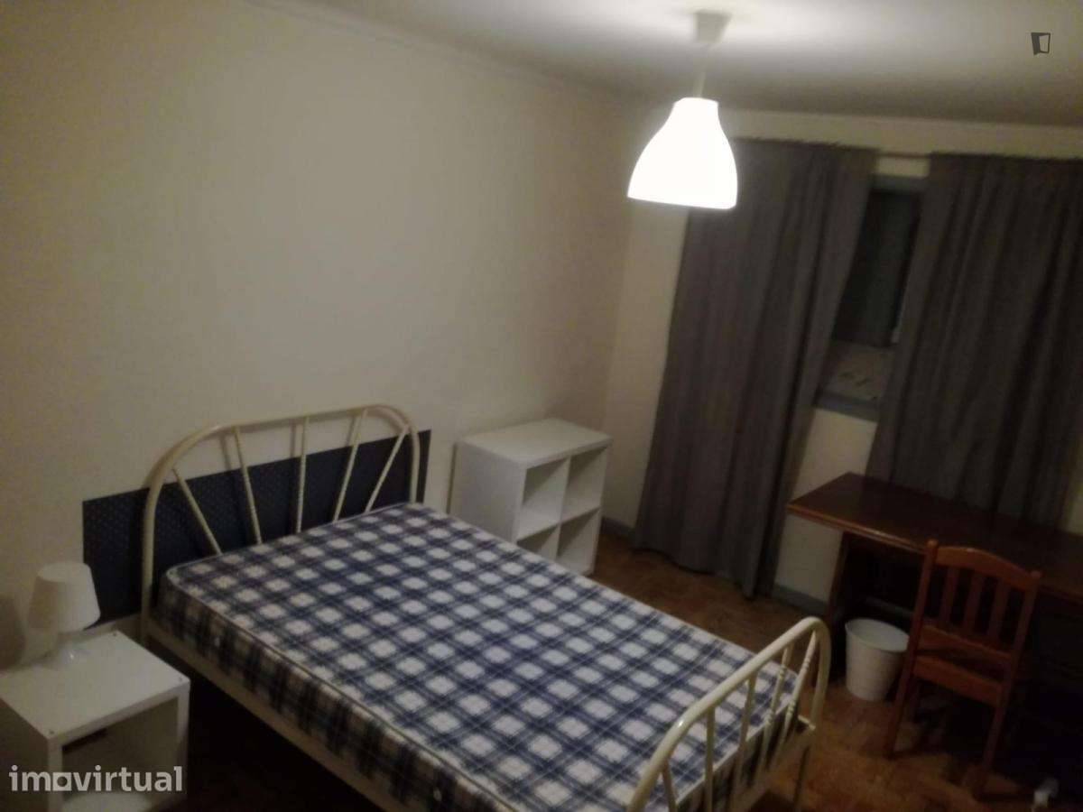 Quarto - localizado em  Coimbra - Grande imagem: 4/10
