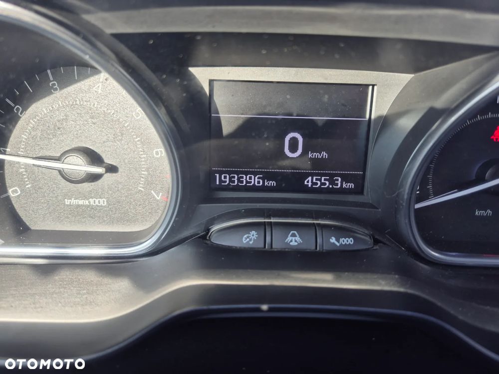 Peugeot 2008 PureTech 110 Stop&Start Allure - 30