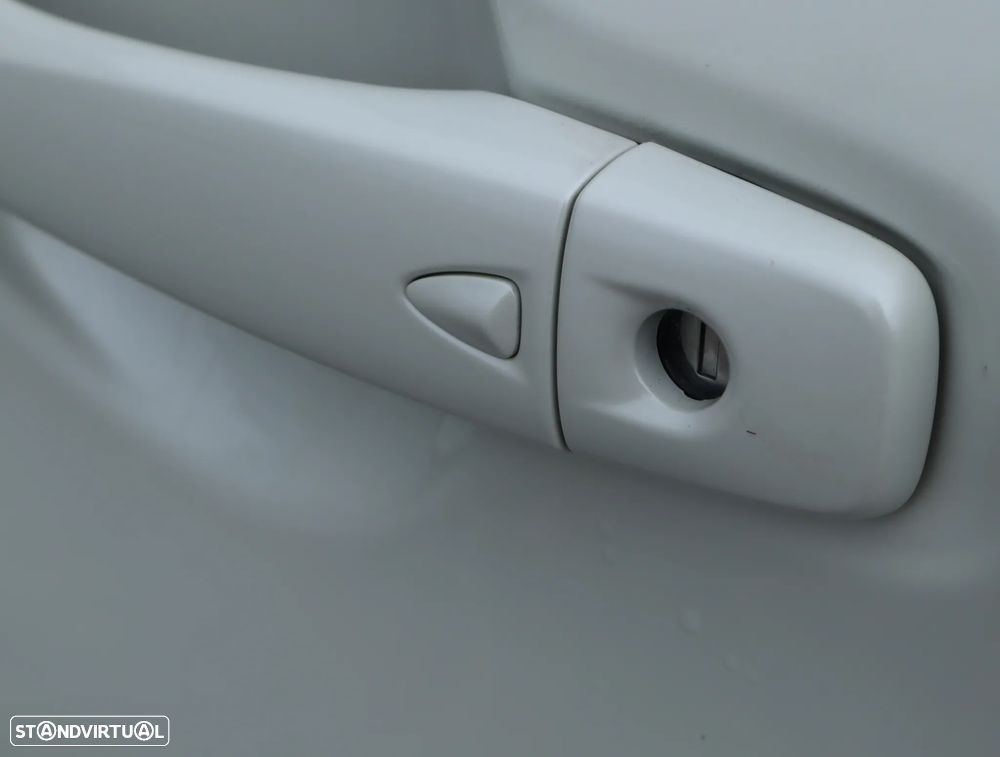 Nissan Qashqai 1.5 dCi N-Connecta - 27