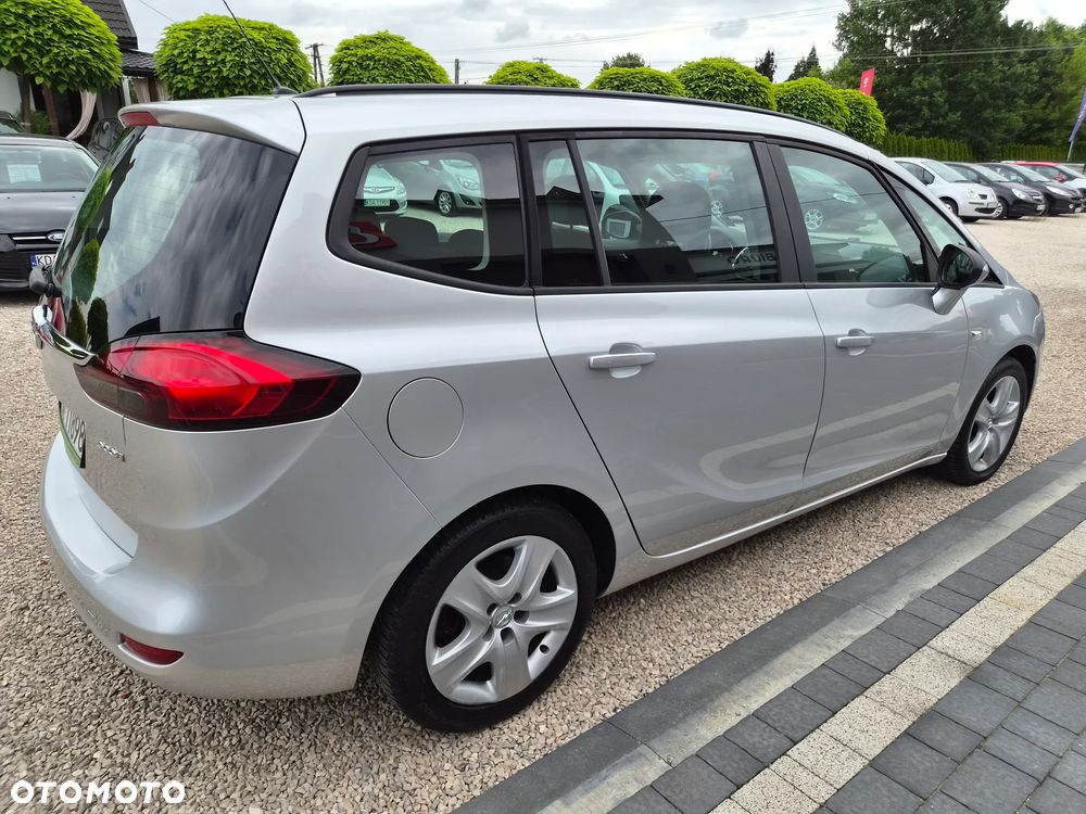 Opel Zafira - 10