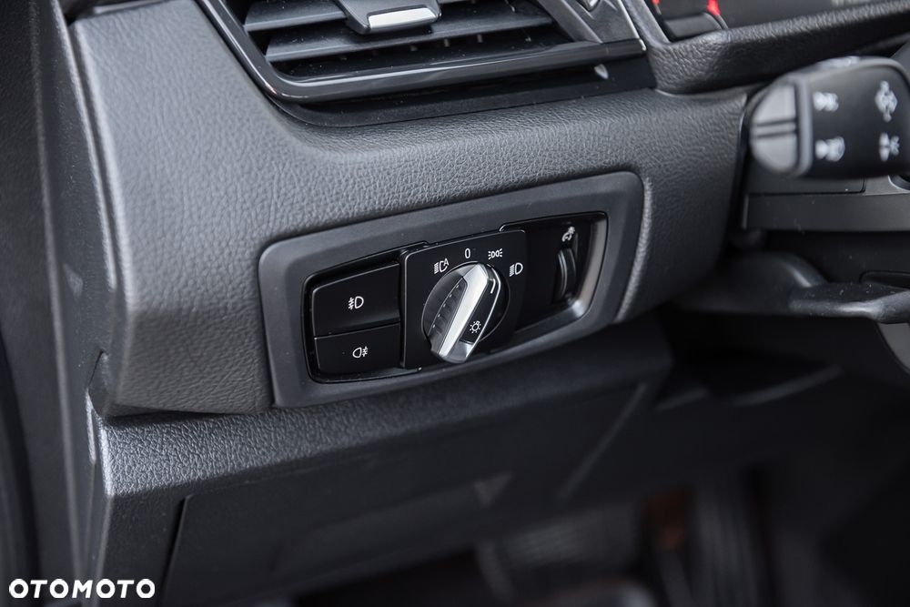 BMW Seria 2 218i - 19